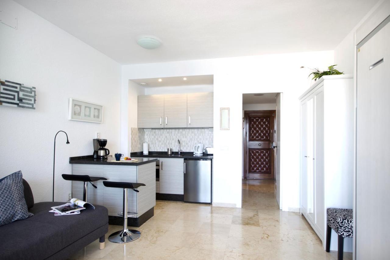 Sea Front Studio With Spacious Balcony Santa Clara Torremolinos Luaran gambar